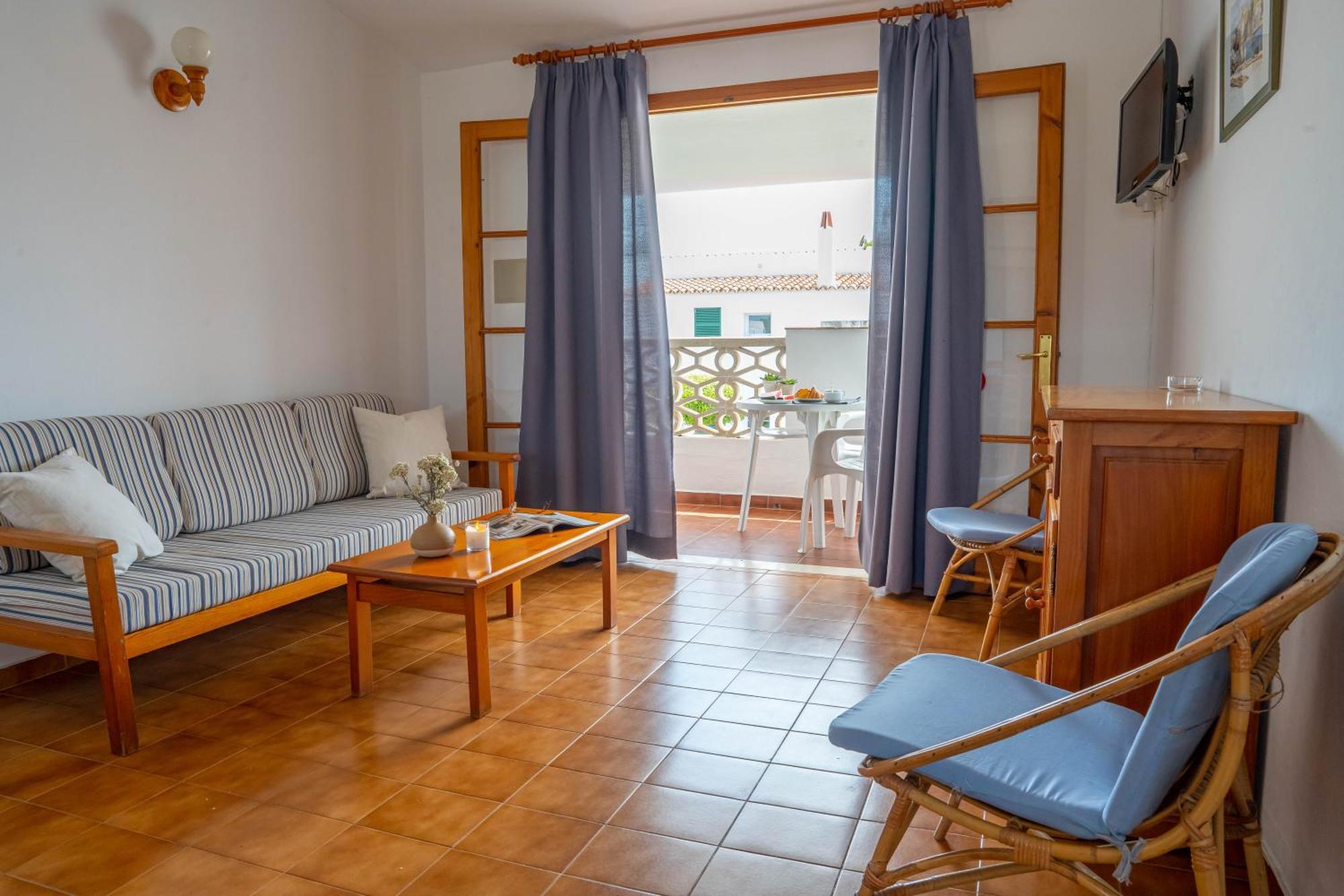 Apartamentos Sa Caleta Kültér fotó