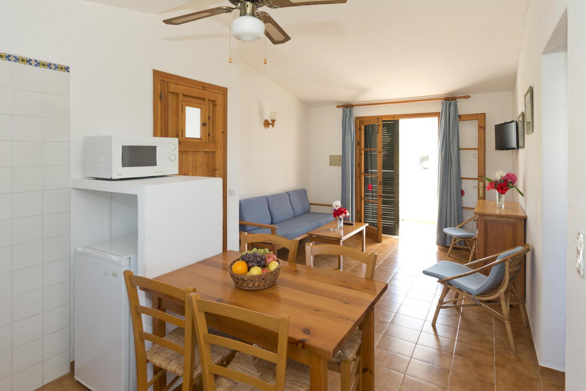 Apartamentos Sa Caleta Kültér fotó